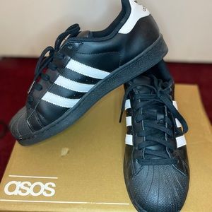 Adidas Superstar Sneakers